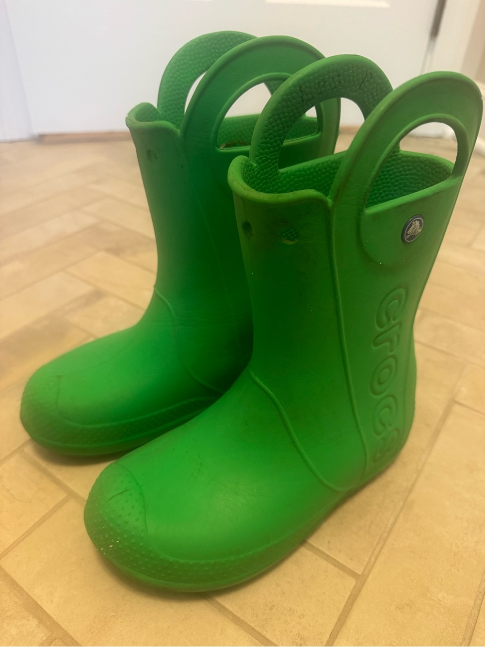 Crocs Kids’ Handle-it Rainboot in size J3